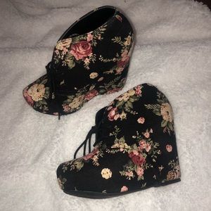 Floral Wedges